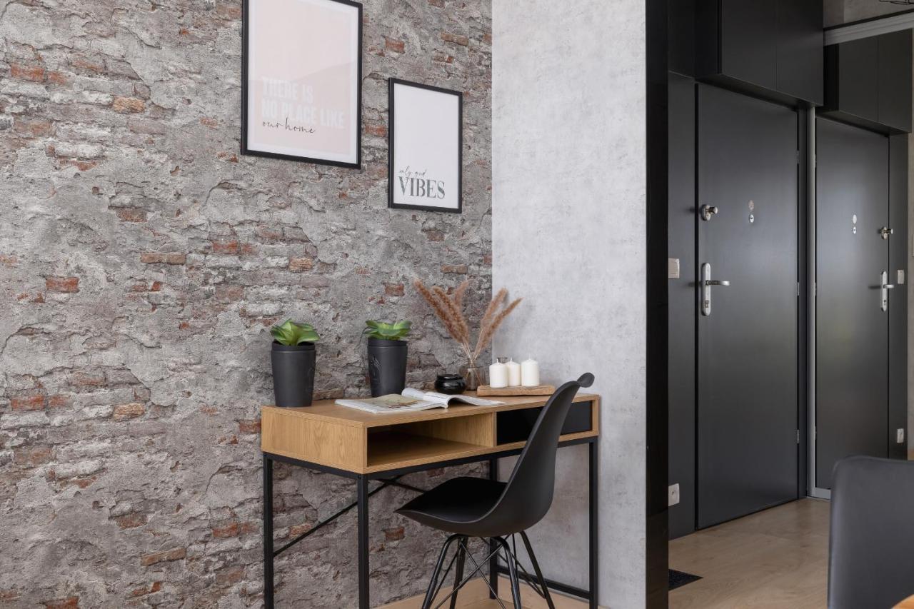 Apartment With Parking & Terrace Near Zalew Bagry By Renters Prestige